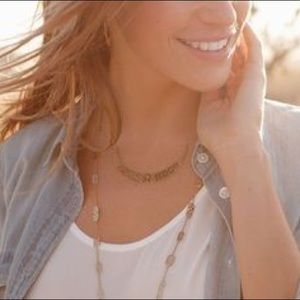 STELLA & DOT GOLD AVALON CRESCENT NECKLACE